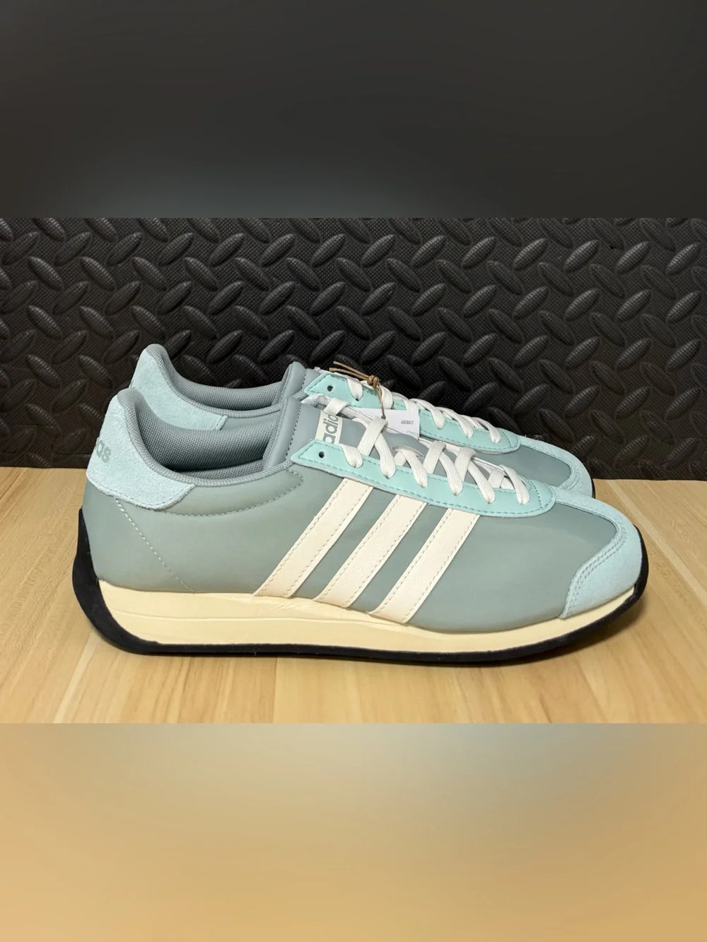 adidas Runvista Green HQ2334 Low Top Athletic Casual Sneakers Womens Sizes NEW